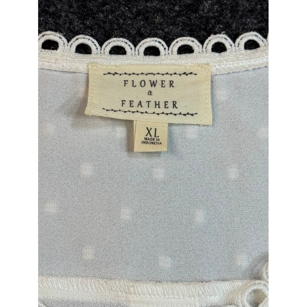 Flower & Feather White Swiss Dot Lace Trim V-Neck Button Back Blouse XL TB8515Y - Picture 4 of 9